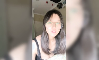 清純眼鏡妹妹 要吃退黑素  (2)