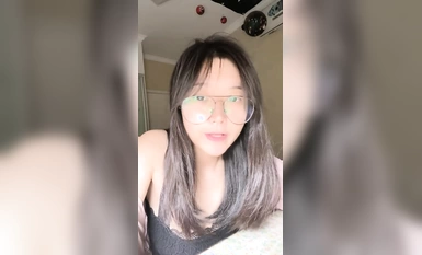 清純眼鏡妹妹 要吃退黑素  (2)
