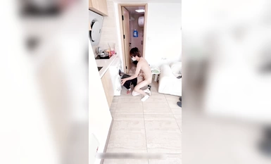 The beautiful girl with lustful contrast [Ruanruantu Lt774523412] Ang inosenteng estudyanteng kapatid ay ginahasa ng kanyang kapatid nang tumawag siya para humiling ng pahinga ngunit hindi siya nangahas na sumigaw sa impact ng malaking titi sobrang contra