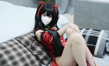 Delusion_Em gái chân dài COS Tokisaki Kurumi_Lồn không có lông chứa đầy vòi nước và được đụ một cách điên cuồng