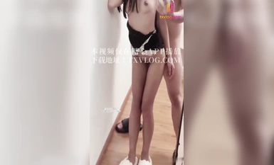 站立後入小騷逼【雞蛋餅91小魔女】用大肉棒徹底滿足悶騷女神的渴望，站立後入淫水直流，從矜持的呻吟到放盪的淫叫 女神徹底釋放