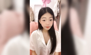 2024年2月，校花為了賺錢拼了【豬豬女孩】喊來舔狗干她，穿上白絲舔腳，無套內射極品反差小淫娃 (1)