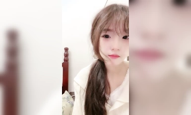 清純女校花！超級漂亮【元氣妹妹】粉嫩可口，大哥們最喜歡的類型來了，超贊 (1)