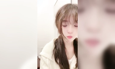 清純女校花！超級漂亮【元氣妹妹】粉嫩可口，大哥們最喜歡的類型來了，超贊 (1)