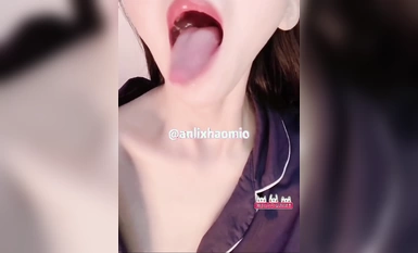 Cô nàng tiên nhỏ bị "ám ảnh thầm kín" với những lợi ích gây sốc. Cô có thân hình quỷ dị và làn da trắng nõn, nữ thần lạnh lùng trong mắt đồng nghiệp thực chất là một con khốn tương phản! Bộ sưu tập (2)