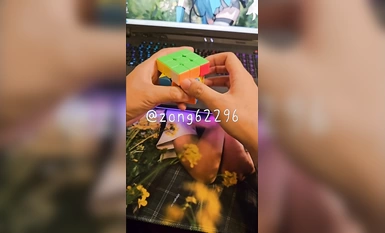 2024年2月，超級反差母狗【六花】大年初一拜年，美背滴蠟寫龍年大吉，高價付費福利 (2)
