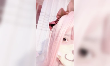 武漢18歲【少蘿沒人愛】騷舞拳交~刮毛囚籠~多道具自慰！ (11)