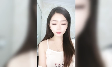 頂級綠播女神下海【卟葯醬紫】超級漂亮！抖臀騷舞誘惑~ (2)