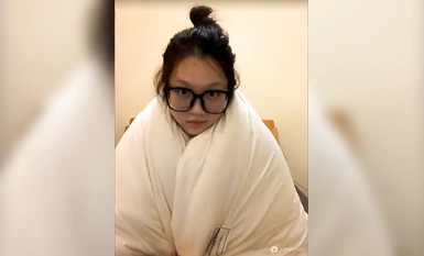 2024年2月Stripchat寶藏女孩巨乳大美女【Cassie-123W】人氣超高，果然是不一般，人美還有一對巨乳，很不錯！ (11)