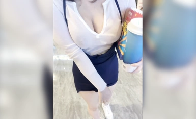 秀人女神【豆瓣醬】肛塞尾巴露B短裙電影院露出