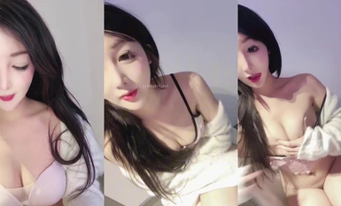 新人主播下海 極品女神01玩偶 誘人美乳~全裸沐浴 (1)
