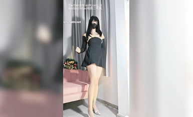 最新青春無敵！抖音風極品網紅嫩妹【Miao喵醬】2024特輯，多種熱門BGM脫衣裸舞正反對比肛塞全方位展示(1)