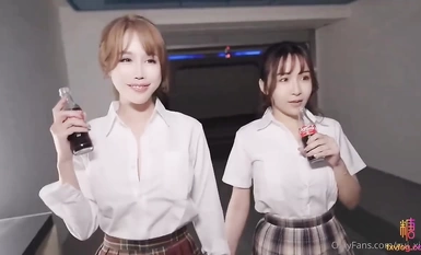 ความอัปยศกระตุ้นการสำเร็จความใคร่ [Xin Yuri] เทพธิดาผู้มีชื่อเสียงทางอินเทอร์เน็ตถึงจุดสุดยอดบนม้าหมุน, สาวโรงเรียนเท่นำสาวโรงเรียนผู้บริสุทธิ์, ศิลปินเทพธิดาชั้นนำกล้าท้าทายขีด จำกัด ของความละอาย