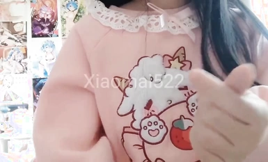 Twitter Lolita [สาวน้อยไม่สูง] ภาพถ่ายส่วนตัวที่น่ารักมีผิวสีครีมหน้าอกใหญ่และหีสีชมพูข้างนอกเธอเป็นเด็กดีในสายตาของครูและเพื่อนร่วมชั้น แต่ที่บ้านเธอเป็นผู้หญิงเลวตัวน้อย (3)