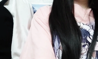 Twitter蘿莉〖小埋長不高〗可愛私拍，奶油肌膚挺乳粉穴 在外是老師同學眼中的乖乖女 在家是小母狗 (2)
