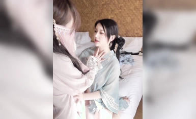 秀人网甜美可爱型美女❤️_豆瓣酱✨最新双人给力作品_舔脚_磨豆腐_玩奶玩逼