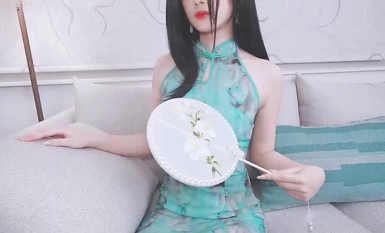 포춘쿠티의 자매 비스킷 섹스 팁 클래스가 실크 발과 오르가즘 플레이를 직접 시연하는 시간을 갖습니다.