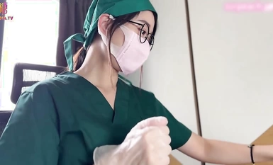 Ssrpeach [Jururawat Slutty] Menderma air mani di hospital, seorang doktor berpayudara mengumpul air mani dari pukinya dan membiarkan pesakit terpancut terus