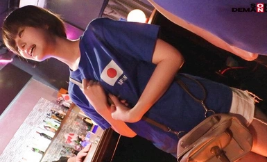 [モザイク破壊]SDAM-101 代表戦の日はスポーツバーで盛り上がってるサポーター女子にノリと勢いとお酒のチカラに任せて生挿入！ドサクサにまぎれて合計3名に大量中出ししちゃいました。。。