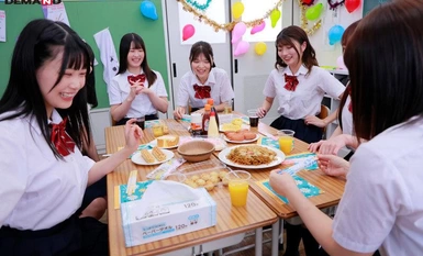 SDDE-719 โทบิจิโอะ! School Life Cultural Festival Preparation Edition: เด็กผู้หญิงในเครื่องแบบที่น้ำพุ่งและไม่หยุดยั้งขณะอยู่ที่โรงเรียน