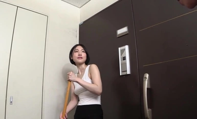 1Pondo Ippondo 022424_001 没有胸罩的乳头在汗水中缓缓升起 想看吗？想捏一捏吗？想吮吸它们吗？ 柚之小美