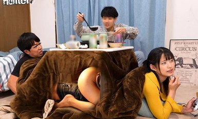 HUNTC-049 "평소보다 더 젖어 버렸어요..." 친한 친구 앞에서 친한 친구의 여자친구와 몰래 몰래 몰래 밀착 섹스!