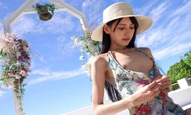 REBD-818 Umi5 Giống như một bông hoa rực rỡ・Yakake Umi