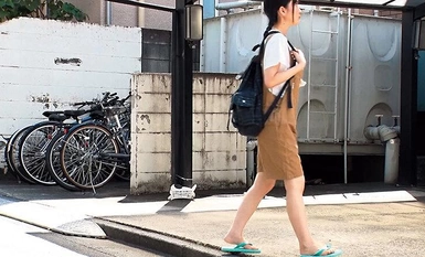 SUJI-221 不雅中出女兒的朋友剃光陰戶學生日野伊織日野