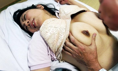MBM-790 真实发生的 MILF 助手犯罪现场案例集 - 12 个色情和善良的阿姨助手，4 小时 3