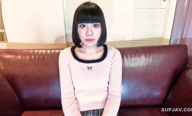 FC2-PPV-4297305 乌黑亮丽的头发 Mika (20) 观察她苗条身材的每一寸肌肤，插入猫耳 cosplay，舔屄并责怪。插入 3 次，Nakadashi 2 次。
