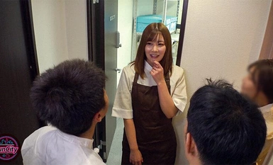 [モザイク破壊]FJIN-007 息子ほど年の離れたバイト先の男子学生達と一泊二日の温泉旅行に来たGcup巨乳パート主婦は優しく優柔不断で…僕達みんな36歳パート主婦あゆみさんのガチ恋勢