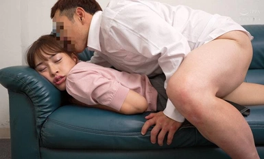 CEAD-563 男を引き寄せる美貌とオーガズム中毒の潮吹き女 ～3SEX＋1オナニー～ しおかわ雲丹