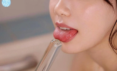 FWAY-008 "เธอยังทำไม่เสร็จ เธอสวยมาก"