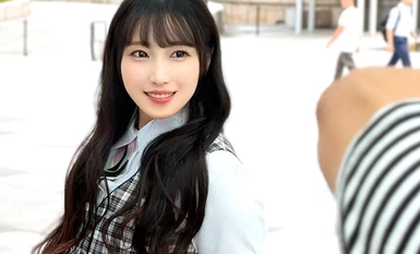 XOX-007 新人日向花音 27 歲 嚴肅的臉和性慾怪物 丸之內銀行員工 正式男友，午休時生中出 AV 首次亮相
