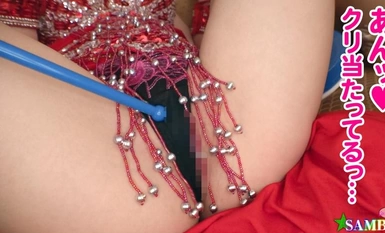 MAAN-950 [Too erotic, too cute, too much squirting] Dalawang magagandang babae na matalik na magkaibigan na kahit na nakikipagtalik sa isa't isa ay binastos ng double dick! ? Madaling umakyat sa langit gamit ang isang walang awang handjob blowjob! I t