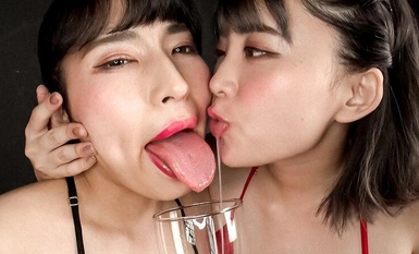 EVIS-513 Tinatakpan ng Laway ang Mukha Pagdila Halik ng Lesbian