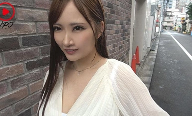 NPJS-010 Creampie & Swallow Kunin ito gamit ang isang katugmang app! ! Nagkita kami at pumunta sa isang super fast hotel at nagsex agad! Ang magandang asawa ay isang mabilis kumilos, maginhawa, malaya na asong babae. Taksil na Asawa: Reina.