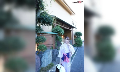 107KSFN-008 溫泉介紹 Yo○○u○r Suzu 拍攝後洩露性愛視頻