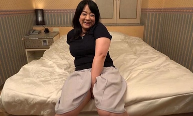 ZOOO-114 四十路ハメ撮り中出し素人熟女 出会い系で出会った淫乱女たち