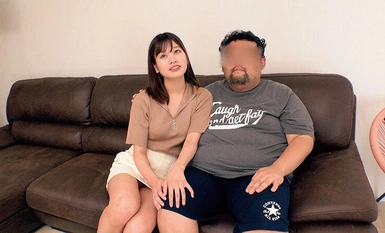 SKMJ-471 一对充满羞耻感的业余女大学生接受挑战！荷兰妻子情侣游戏"！英俊的色情演员当着她男友的面，在她耳边吹着甜美的气息，并在她男友盯着她看的时候揉搓她的全身，如果她在被大力活塞运动后还一动不动，奖金就是 30 万日元！