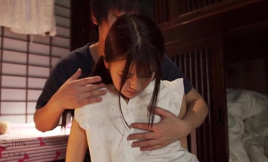ID-003 与姐姐、妹妹和外甥女在农村乱伦的不雅镜头，4 小时。