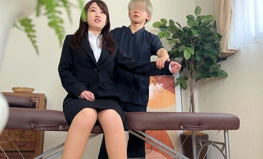 HRSM-029 性骚扰嫁接门诊 - 4个隐秘的大胸rixo女郎在求职中 - 她们脱掉衣服时的风情万种！性骚扰按摩 → 原始刺痛！