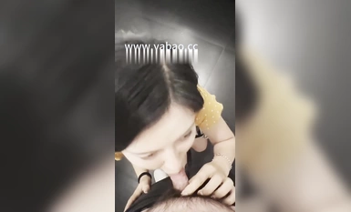 土豪約抖音極品巨乳網紅李雅去商場廁所結果三秒繳槍