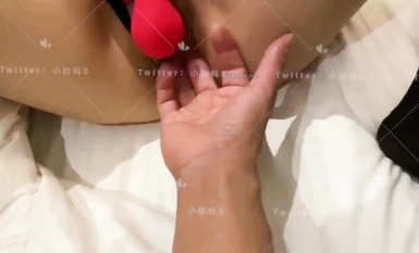 만 명이 트위터 기질 미스 [작은 이모 S] 구독, 소품 즈웨이와 자위 강한 미남 빅 플레이 섹스 (2)를 팔로우합니다.