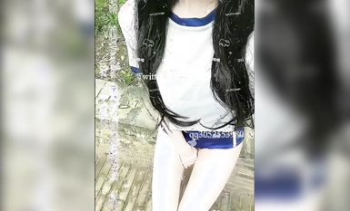 Gadis terbaik dengan 210,000 pengikut di Twitter memancutkan Loli Princess [Bunny Loves Squirting].