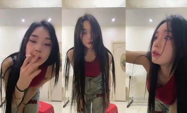 Xiao sangat cantik! [Brilliant Winter Melon] Gadis sekolah yang terbaik~Memetik lubang dengan prop dan melancap~Dua wanita perempuan~menari telanjang~sangat keren~ (2)