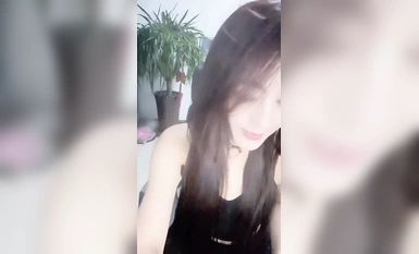 Ang Internet celebrity na may magandang hitsura at itim na medyas ay lumuha upang humanap ng kaguluhan sa kagubatan (3)