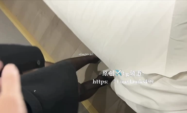 膜拜大神【Looks19】3月份最新完整原版，約啪172CM九頭身大長腿 絕頂黑絲美腿翹臀女神，露臉 超高顏值，貌似才20歲 全身哪兒都粉嫩