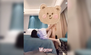 Twitter蘿莉〖wanw2002〗露出調教 商場 車庫 樓道 吃雞啪啪，高挑完美身材被大肉棒狠干 超極品反差