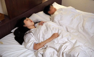 OFKU-222 Ang Tukso ng Pangalawang Asawa Ang lugar na tinuluyan niya pagkabalik mula sa serbisyo ng pag-alaala ay may isang kama lamang... Natsuki Yokoyama